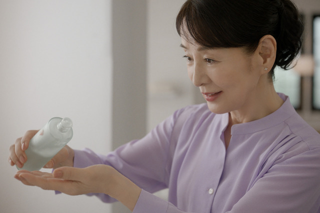 吉永小百合、『五島の椿』新CMに登場！17歳の時にレコーディングをした名曲『いつでも夢を』をCM楽曲に起用 画像