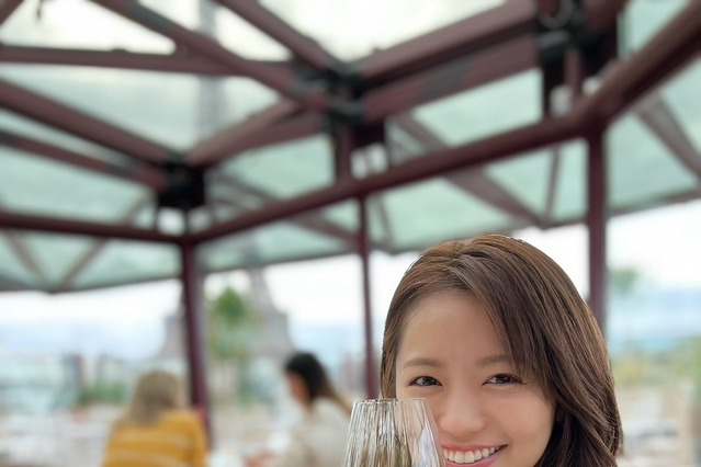 「沢山の念願が叶った、大満足な旅でした」大原優乃、パリ名所でのオフショ大公開！ 画像