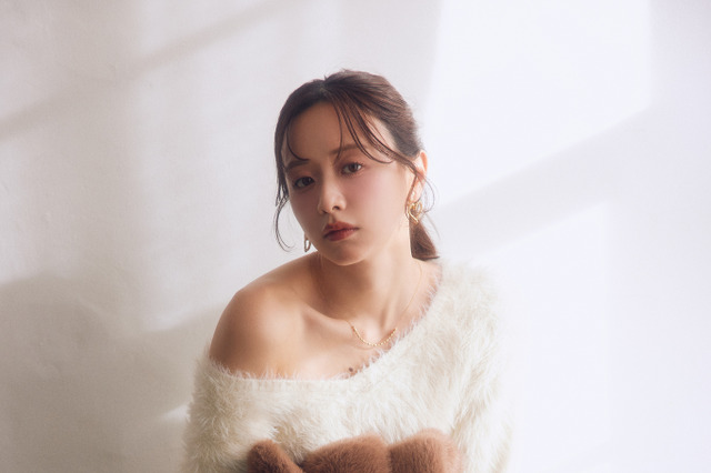 森香澄、女性らしさ引き立つニットコーデ披露！レディースブランド「RESEXXY」最新WEBカタログ公開 画像