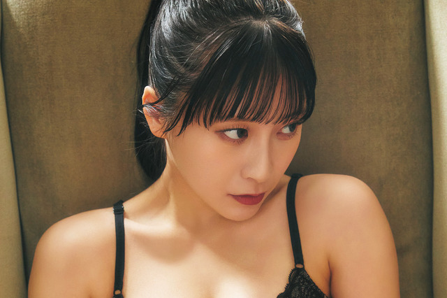 yosugala・汐見まとい、セクシーすぎる黒ランジェリー姿！“暗殺者のシスター”がテーマの撮り下ろしグラビア 画像