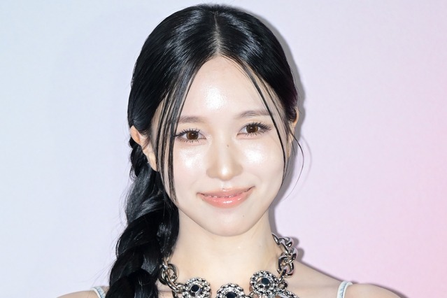 TWICE・ミナ、“布少なめ”ドレスで魅了…圧巻スタイルに「ため息しか出ない」の声【PHOTO】 画像