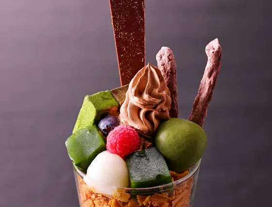 京都・宇治の老舗茶舗が“濃厚チョコ”の抹茶パフェを本日より発売！ 画像