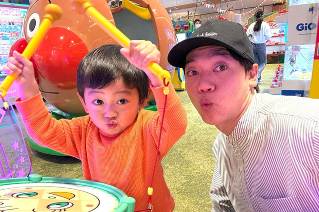 おばたのお兄さん、2歳息子と初めてテレビ