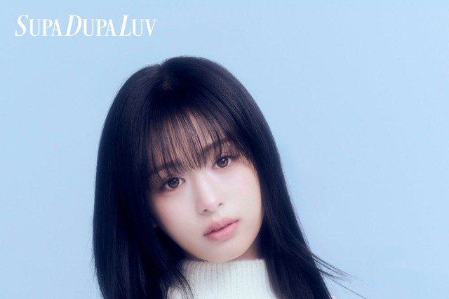BABYMONSTER、「SUPA DUPA LUV」ティーザーポスター公開！アヒョンとローラがオーラ放つ 画像