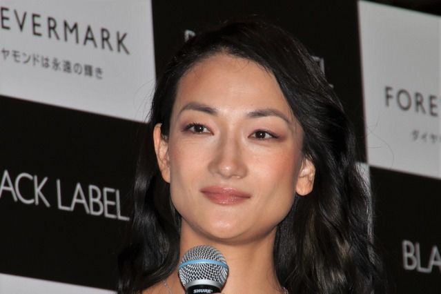 43歳・冨永愛、妊娠を発表！お相手は4歳年下俳優・山本一賢 画像