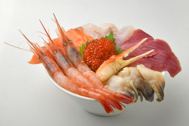 活ホッキ、カニ、白子などの高級ネタ満載の海鮮丼が777円！「北海道じゃらん」で1,000円以下の豪華どんぶりを大特集 画像