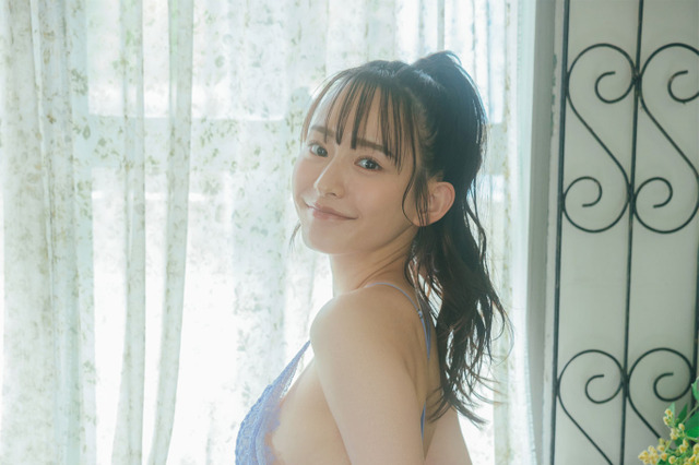 高崎かなみ、セクシーなヒップライン披露！最新デジタル写真集が配信開始 画像