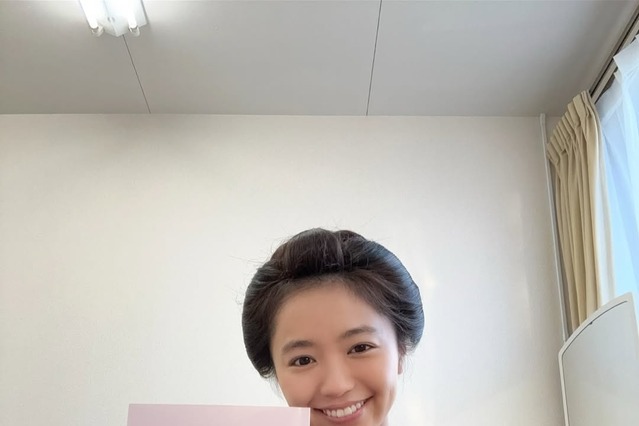 大原優乃、初の時代劇に挑戦！日本髪＆着物姿のオフショ公開 画像