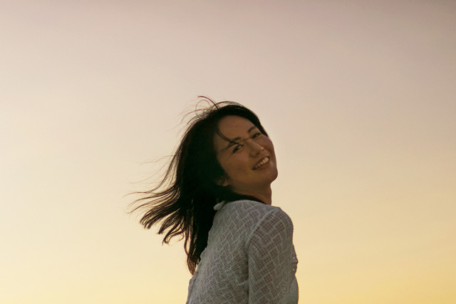 磯山さやか、デビュー25周年写真集が重版決定！魅惑的なボディラインを捉えた新規カット公開 画像