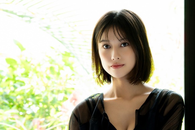 大河出演で注目の玉田志織、未公開衣装カット含めたデジタル写真集！ 画像