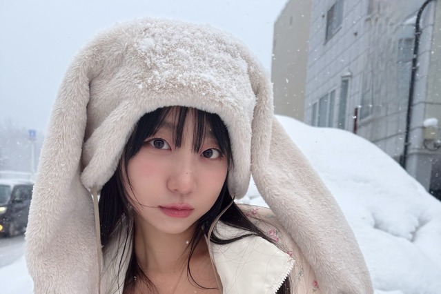 ピョ・ウンジ、雪の北海道で大胆露出！胸元＆美脚全開のセクシーショット披露 画像