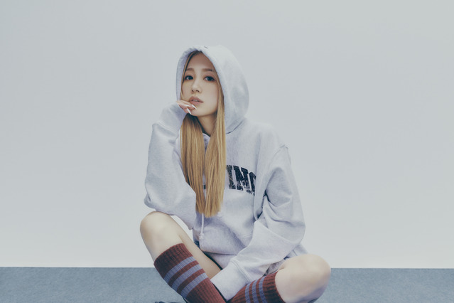 西野カナ、活動再開後初のブロンドヘアに！新曲「君のせい」ビジュアル公開 画像