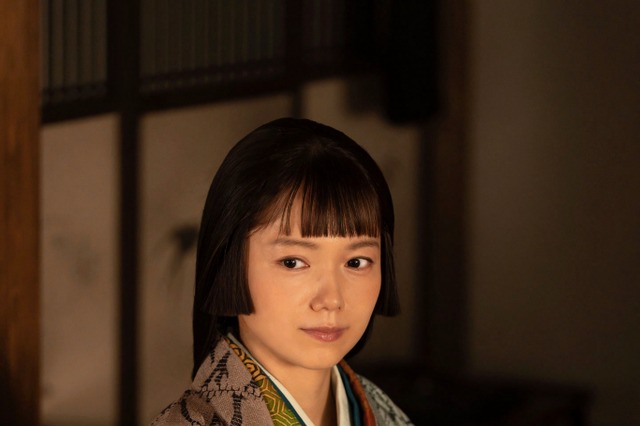 大河ドラマ『豊臣兄弟！』宮﨑あおい、兄・信長役の小栗旬との距離感に変化「撮影を重ねていくうちに自然ときょうだいとしていられるように」 画像