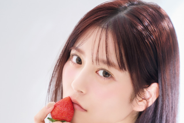 FRUITS ZIPPER・月足天音、“美背中”全開のナチュラルグラビア！表紙単独初登場＆デジタル写真集リリース 画像