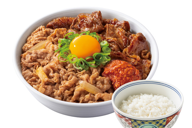 吉野家、ボリューム満点「スタミナ超特盛丼」を再販売＆各種超特盛メニューを100円引きで提供！ 画像