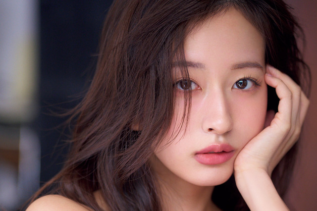 モデル・斉藤里奈、アンニュイな表情で色気爆発！ 画像