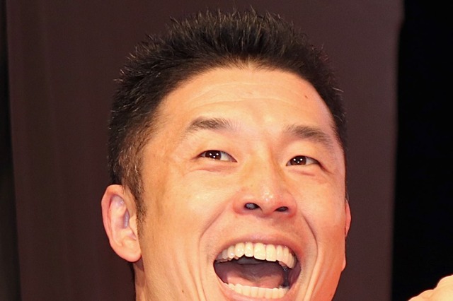 なかやまきんに君、ウェディングドレス姿をSNS投稿！「なぜかかわいく見える」「お断り案件」 画像