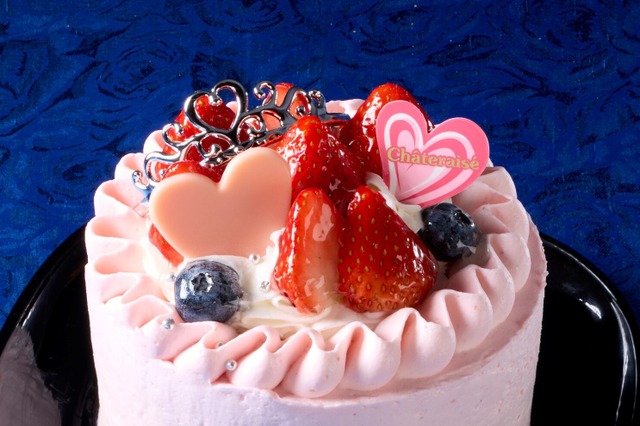 シャトレーゼ、ホワイトデー限定ケーキを3月4日より販売！苺＆ハート型チョコレート＆銀色のティアラでブーケをイメージ 画像