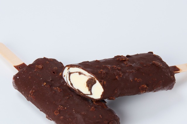 シャトレーゼの人気アイス「チョコバッキー カジゴン」がザクザク食感にリニューアル！ 画像