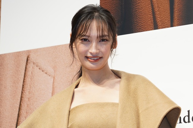大政絢、タイトなピラティスウェア姿公開！引き締まった美ボディに反響 画像