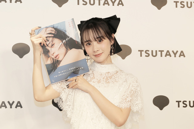 元AKB48相馬結衣、5年ぶり写真集に自信「100点満点中300点」！ “盛れていた”お気に入りカットも 画像