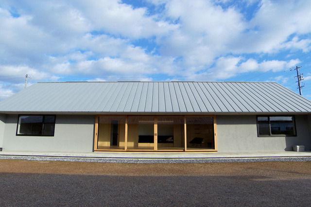 天井高5メートルの巨大空間！人気プロダクトデザイナーが建てた“余白”のある家『住人十色』 画像