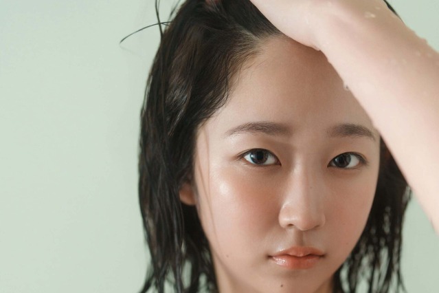 ちばひなの、無防備な姿が満載！“ひとり暮らしの大学1年生の1日”を切り取ったデジタル写真集が発売決定 画像