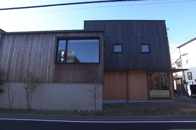 北向き×大通り沿いの弱点をアイデアで克服！利便性とコスパを追求した建築士夫婦の家『住人十色』 画像