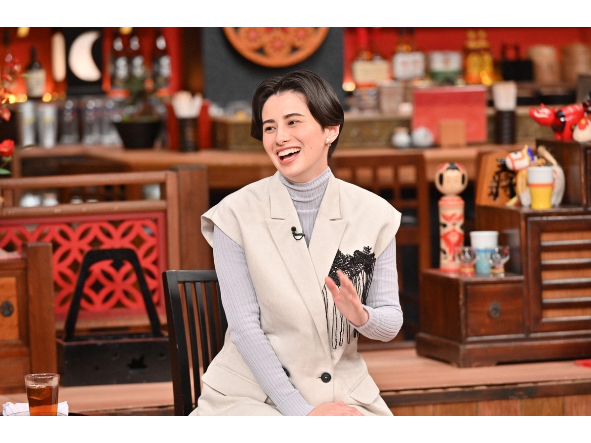 新しいコレクション ホラン 千秋 猫 スーツ 着こなし 女性 画像