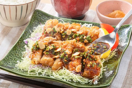 「生ニラだれの油淋鶏」定食価格　1,180円（税込）