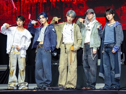 期間限定から正式グループに！『ボイプラ』発EVNNE、5人体制で初カムバック「覚悟を持って」