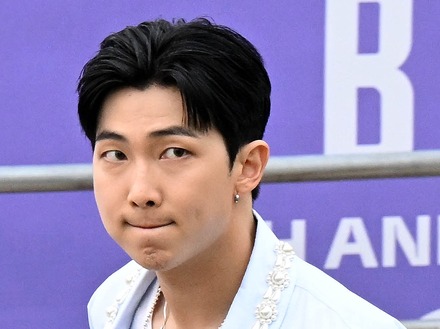 BTSを執拗に追った『文春』への疑問も…RMのタバコポイ捨て疑惑、2つの争点【韓国記者の視点】