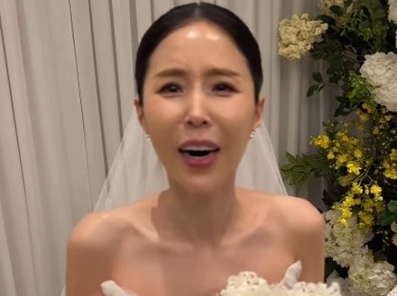 「絶対に結婚させない」全国民が反対も押し切ってゴールインした韓国女性歌手（44）、弁護士が助言