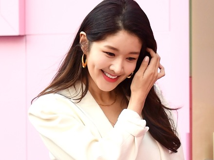 “常識疑う”声も…深夜1時の大音量ライブ配信が炎上 韓国女優、騒音問題に強気対応から一転謝罪へ
