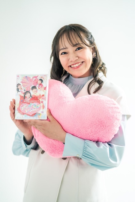 スタイリスト:山﨑厚見 ※﨑(たつさき)、ヘアメイク:安藤千浪、カメラマン:motoishiduka