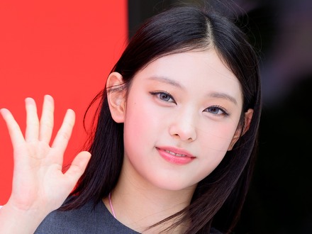 20歳になりグッと大人っぽく…NewJeansヘリン、誕生日に近況公開　再始動に向け高まる期待