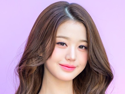 IVE・ウォニョン、“6年連続”で授賞式『AAA 2026』のMCに抜擢！圧倒的信頼感で舞台を華やかに進行