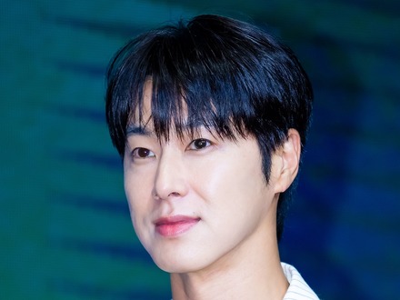 東方神起ユンホ、俳優としても大きな飛躍！『パイン』で男優賞受賞、主演映画も控え勢いは最高潮に