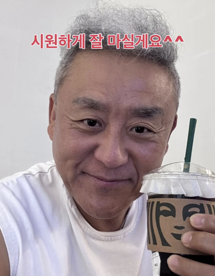 不買運動の流れに逆行？韓国俳優、思想溶け込んだ“スタバ愛”投稿「感謝のメモまでもらった」