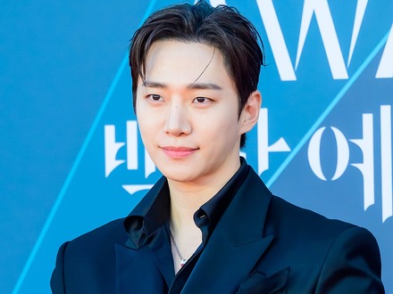 2PM・ジュノ、新羅免税店の新モデルに抜擢!“韓流スター”としてのグローバル人気を証明
