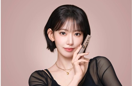 LE SSERAFIM・宮脇咲良がメイベリン新アンバサダーに！