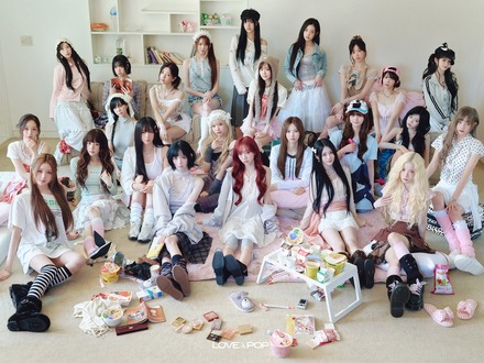 “24人組”ガールズグループtripleS、日本ファンへ特別な贈り物！新曲『Baby Flower』日本語版リリース