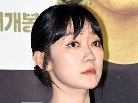 カビ生えたワンルーム暮らしも話題に…『トッケビ』女優、収入安定のためのアルバイト先が消える