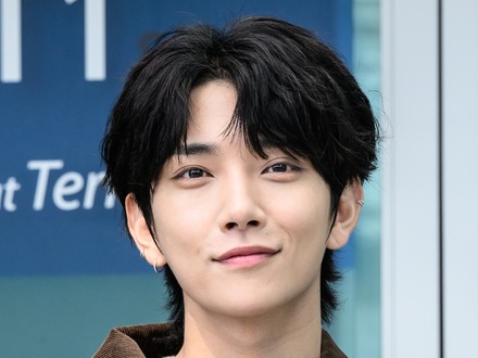 ラブコールが止まらない！SEVENTEEN・ジョシュア、世界的ブランドも魅了した“完璧ビジュアル”