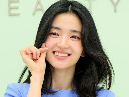 「シーズン2ですか?」女優キム・テリ、ドラマ『二十五、二十一』の写真を突如公開 投稿に注目