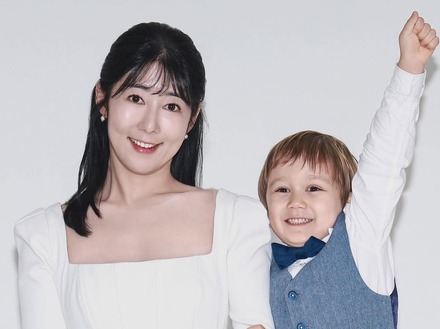 教育方針に批判もあったが…精子提供で“未婚母”になった日本人タレント、5言語できる息子に再注目
