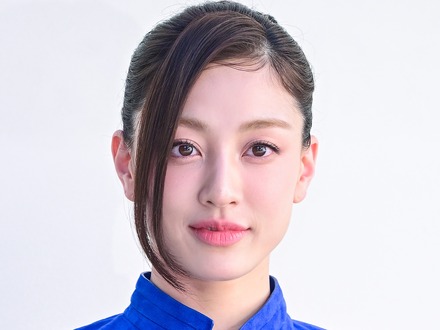 TWICE・ジヒョ、ジャマイカ出身歌手Shenseeaとコラボ！2人の“化学反応”に世界が注目