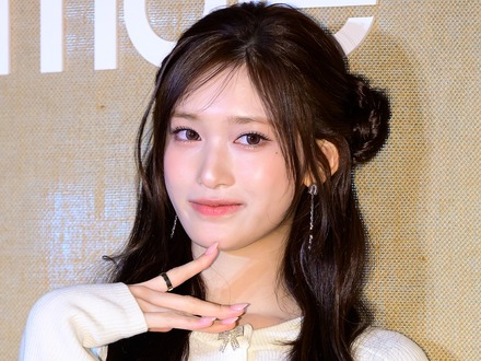 「心臓が持たない…」IVE・イソ、“ぱっつん前髪”で雰囲気ガラリ！自撮りSHOTにファン悶絶