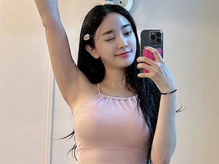 「毎日自己最高体重を更新中」婚前妊娠発表の元SONAMOOナヒョン、ふっくらお腹の近況公開