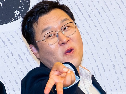 ラジオ生放送&サイン会中も!大のおしゃべり好きの韓国俳優、13時間沈黙の約束守れるか
